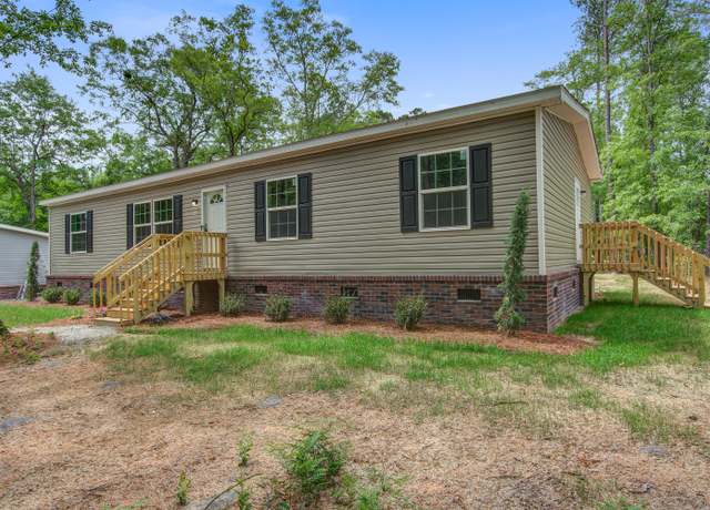 Property at 413 Peacock Ln, Summerville, SC 29486, 3 beds, 2 baths