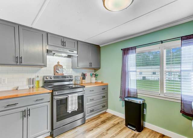 Property at 42 Perineau Ct, Walterboro, SC 29488, 3 beds, 2 baths