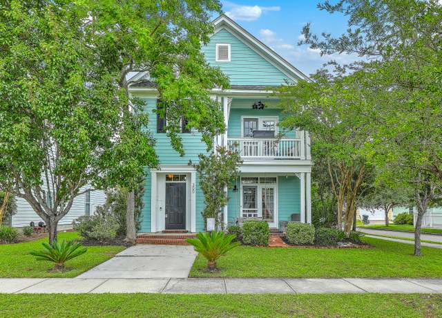 Property at 300 Foxglove Ave, Summerville, SC 29483, 3 beds, 2.5 baths