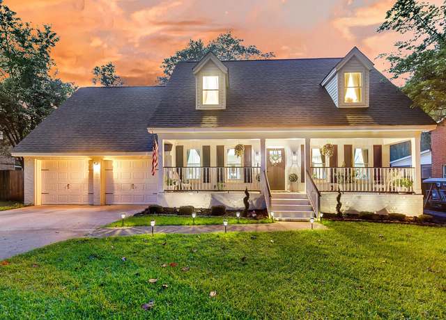 Property at 205 Towhee Dr, Summerville, SC 29485, 4 beds, 3.5 baths