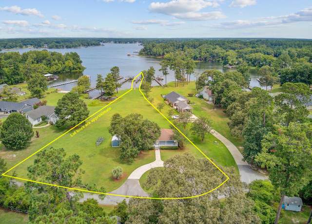 Property at 1106 Shore Dr, Manning, SC 29102, 3 beds, 2 baths