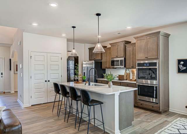 Property at 508 Dunswell Dr, Summerville, SC 29486, 4 beds, 3.5 baths
