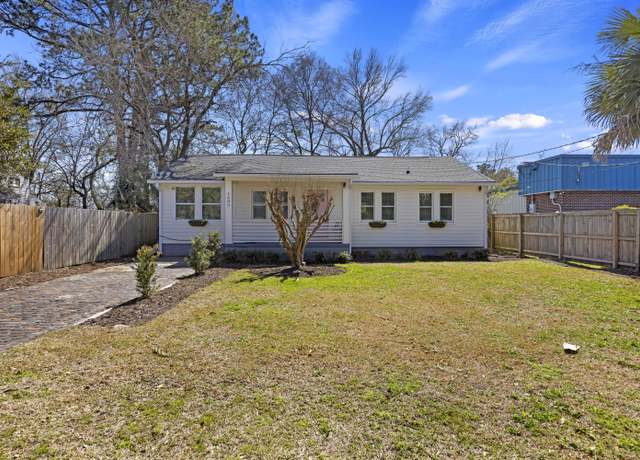 Property at 1605 Evergreen St, Charleston, SC 29407, 3 beds, 2 baths
