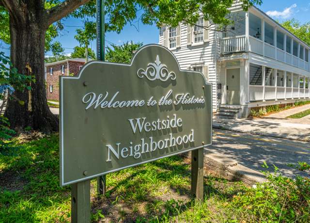 Property at 200 Fishburne St, Charleston, SC 29403, 6 beds, 2 baths