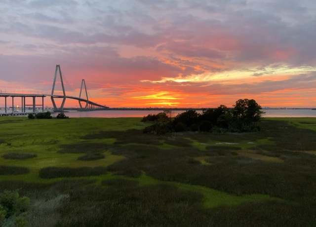Property at 136 Cooper River Dr, Mount Pleasant, SC 29464, 3 beds, 3.5 baths