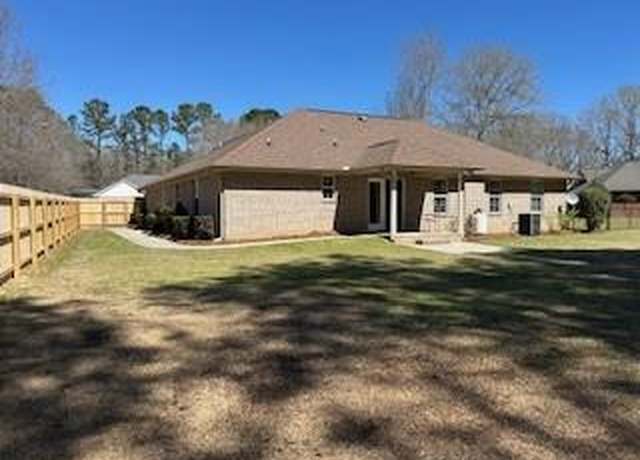 Property at 1032 Sand Pine Court Ct, Manning, SC 29102, 3 beds, 2.5 baths