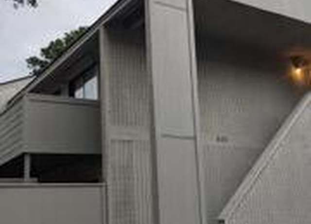 Property at 806 Greenmeadow Dr, Goose Creek, SC 29445, 2 beds, 2 baths