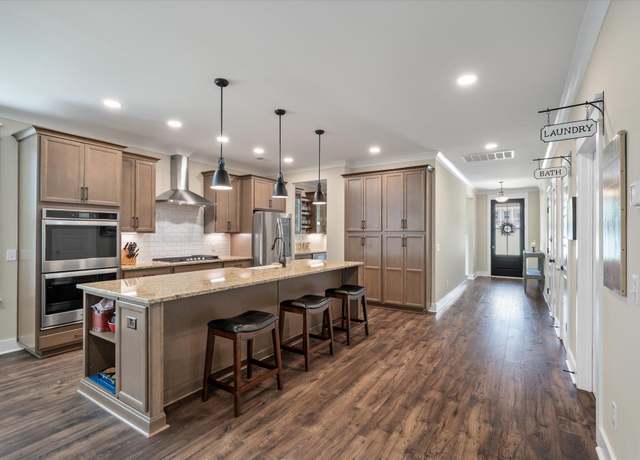 Property at 1502 Checker Ct, Mount Pleasant, SC 29466, 4 beds, 3.5 baths