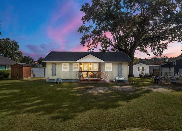 Property at 1175 Lakeview Dr, Manning, SC 29102, 2 beds, 2 baths