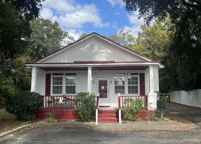 Property at 507 E 5th St N, Summerville, SC 29483, 2 beds, 2 baths