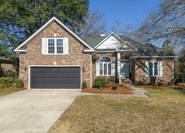 Property at 1249 Waterfront Dr, Mount Pleasant, SC 29464, 4 beds, 2.5 baths