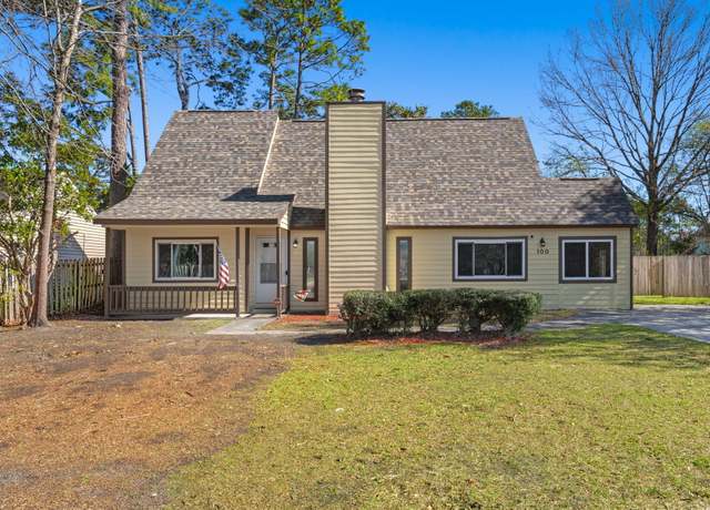 Property at 100 Traders Station Rd, Summerville, SC 29486, 4 beds, 2.5 baths