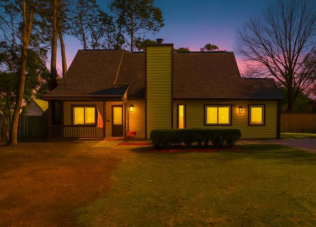Property at 100 Traders Station Rd, Summerville, SC 29486, 4 beds, 2.5 baths