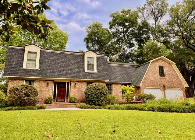 Property at 8 Brisbane Dr, Charleston, SC 29407, 5 beds, 3.5 baths