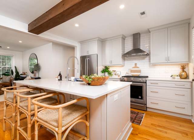 Property at 31 Lyttleton Ave, Charleston, SC 29407, 3 beds, 2 baths