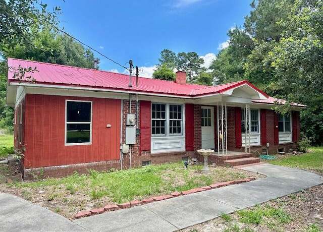 Property at 2042 Sniders Hwy, Walterboro, SC 29488, 3 beds, 1 bath