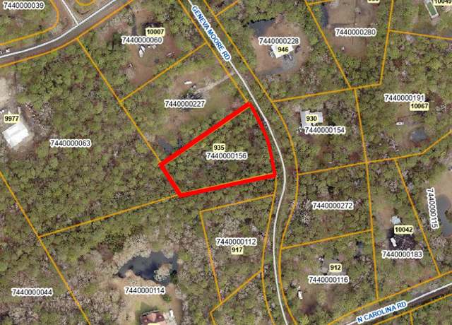 Property at 935 Geneva Moore Rd, Mcclellanville, SC 29458