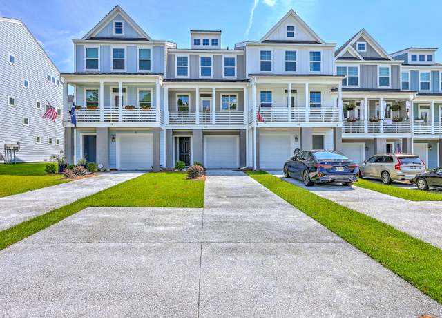 Property at 320 Laurens View Ln, Charleston, SC 29492, 3 beds, 3.5 baths
