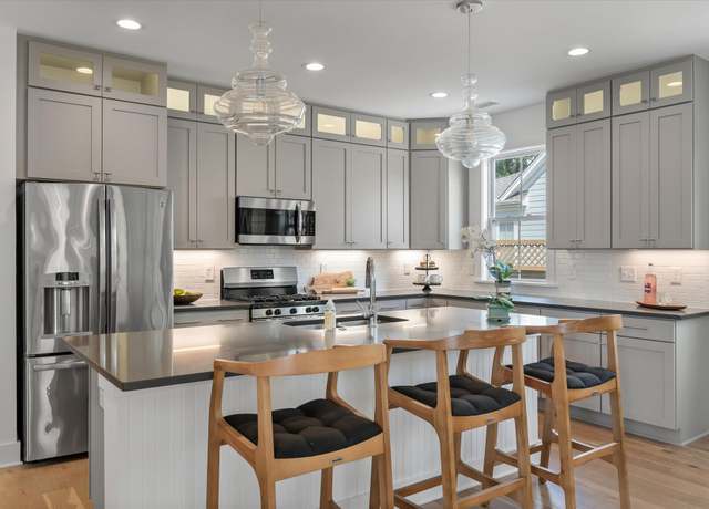 Property at 1341 Hamlin Rd, Mount Pleasant, SC 29466, 4 beds, 3.5 baths