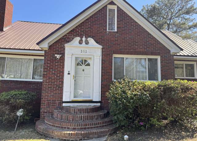 Property at 161 Gordon St, Charleston, SC 29403, 4 beds, 2 baths