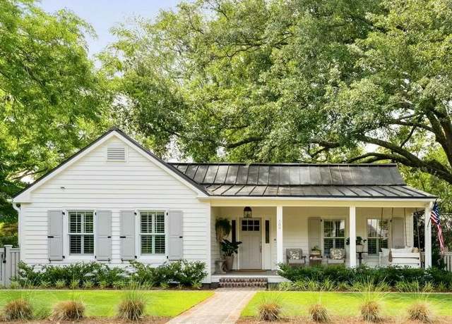 Property at 509 Klein St, Mount Pleasant, SC 29464, 3 beds, 2.5 baths