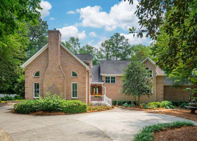Property at 125 Drayton Dr, Summerville, SC 29483, 5 beds, 4 baths