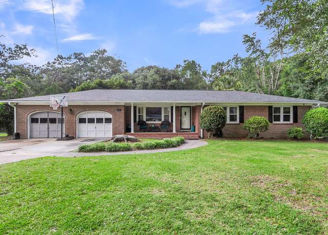 Property at 207 Harter Dr, Summerville, SC 29485, 3 beds, 2 baths
