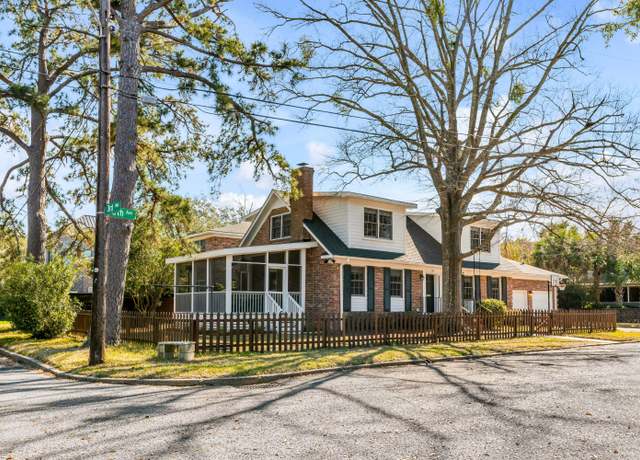 Property at 74 6th Ave, Charleston, SC 29403, 4 beds, 3 baths
