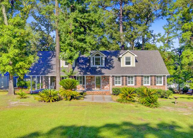 Property at 206 Chaussee Blvd, Summerville, SC 29483, 5 beds, 3.5 baths