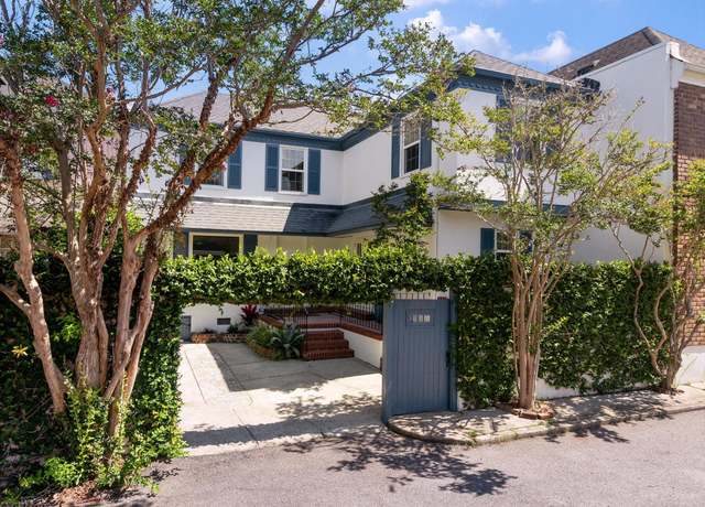 Property at 8 Poulnot Ln, Charleston, SC 29401, 3 beds, 1.5 baths