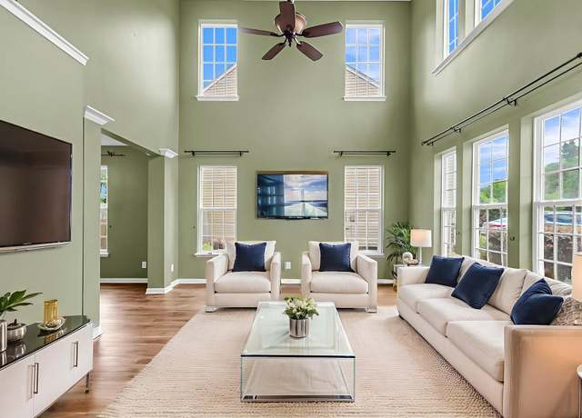 Property at 127 Rawlins Dr, Summerville, SC 29485, 5 beds, 3 baths