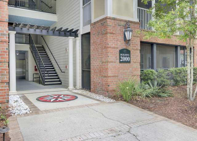 Property at 2014 Basildon Rd, Mount Pleasant, SC 29466, 2 beds, 2 baths