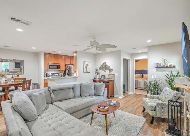 Property at 266 Alexandra Dr #15, Mount Pleasant, SC 29464, 2 beds, 2 baths