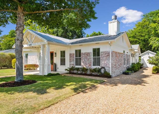 Property at 1474 Indian St, Mount Pleasant, SC 29464, 4 beds, 2.5 baths