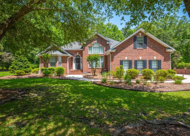 Property at 121 Arrowridge Ct, Summerville, SC 29485, 4 beds, 3 baths