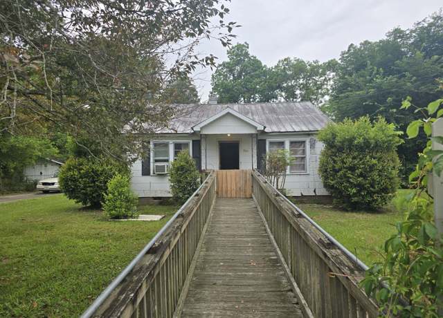 Property at 207 Cedar St, Saint George, SC 29477, 2 beds, 1 bath