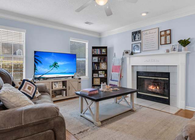 Property at 4807 Habersham Ln, Summerville, SC 29485, 3 beds, 2 baths