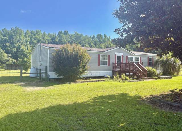 Property at 1646 Wells Rd, Summerton, SC 29148, 3 beds, 2 baths