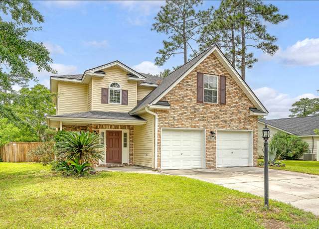 Property at 1042 Cobblestone Blvd, Summerville, SC 29486, 4 beds, 2.5 baths