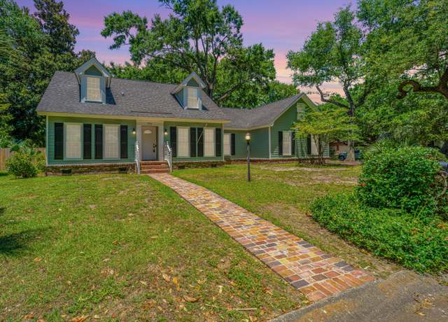 Property at 954 Harbortowne Rd, Charleston, SC 29412, 4 beds, 3 baths