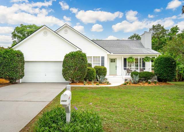 Property at 1077 Farmington Rd, Charleston, SC 29412, 3 beds, 2 baths