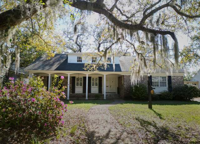 Property at 731 Pitt St, Mount Pleasant, SC 29464, 4 beds, 3 baths