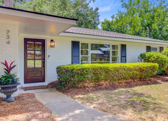 Property at 734 Fort Sumter Dr, Charleston, SC 29412, 3 beds, 2 baths