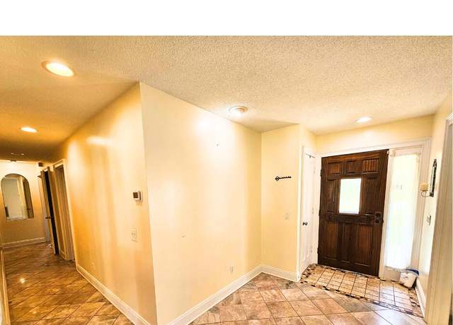 Property at 307 Fairington Dr, Summerville, SC 29485, 4 beds, 3.5 baths