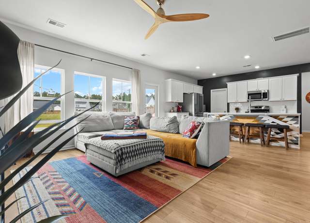 Property at 112 Whisper Dr, Summerville, SC 29485, 4 beds, 2.5 baths