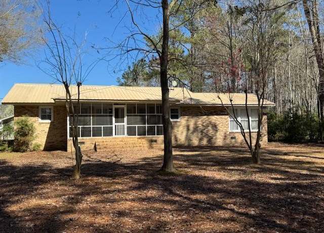 Property at 1188 Blackberry Bush Rd, Summerton, SC 29148, 4 beds, 3 baths