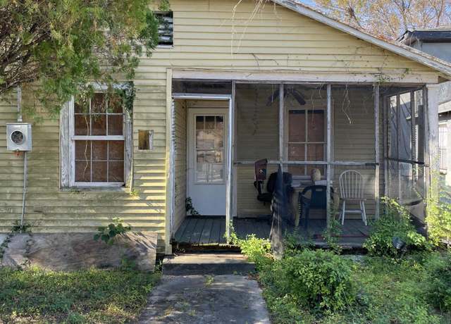 Property at 431 N Hanover St, Charleston, SC 29403, 4 beds, 2.5 baths