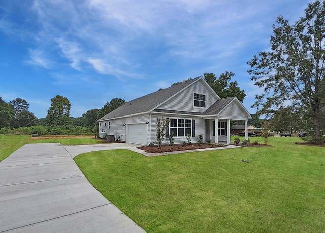 Property at 1052 Tennis Ln, Summerton, SC 29148, 4 beds, 2 baths