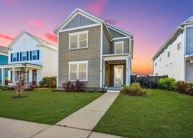 Property at 207 Billinger St, Summerville, SC 29486, 4 beds, 3.5 baths