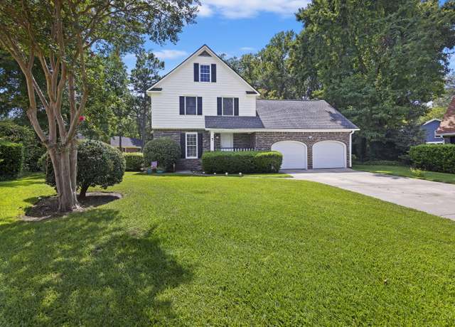 Property at 5 Avon Ct, Charleston, SC 29407, 3 beds, 2.5 baths